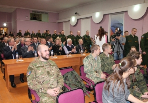 В Великом Новгороде проводили в армию новобранцев