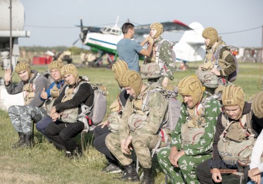 На аэродроме всегда ближе к небу