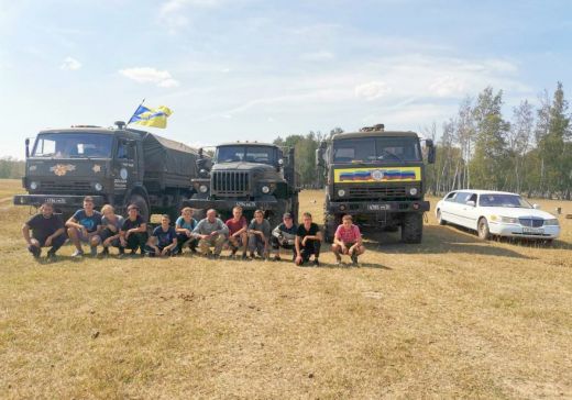 Будущие военные водители грязи не боятся