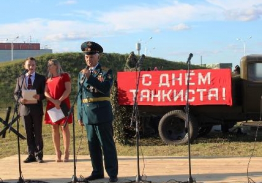 В Белгороде отметили День танкиста и встретили ветеранов Свердловской области