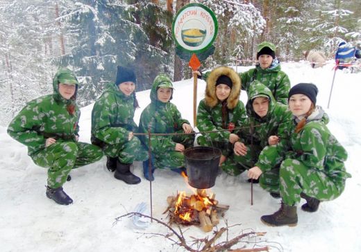 Вятские подростки и молодежь играют в «Зарницу» и «Орлёнка», метко стреляют