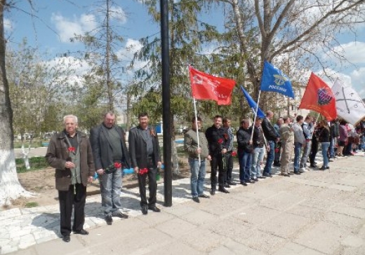 «Поклонимся героям! »