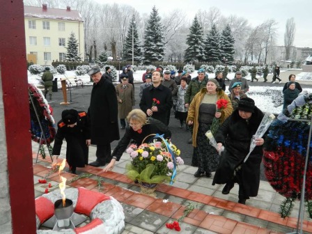 Почтили память павших героев