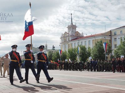 В Улан-Удэ молодежь развернула георгиевскую ленту