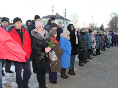 Открыт бюст героя-десантника Андрея Зайцева