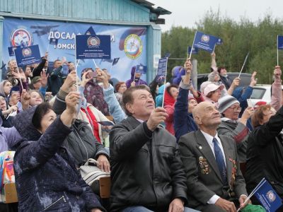 Томским авиаторам вручили ключи от самолета