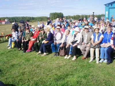 Собрались на аэродроме ветераны…