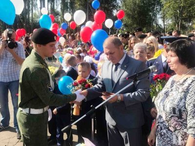 В День знаний юнармейцам вручены заслуженные награды