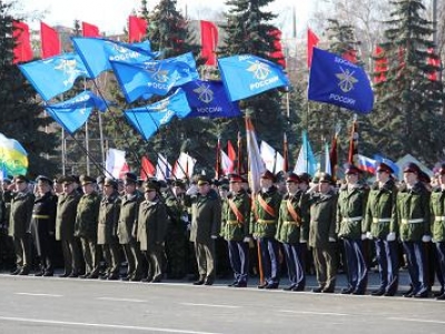 Досаафовцы Самарской области в парадном строю