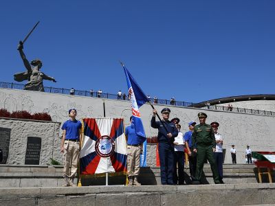 С  главной высоты России участники автопробега ДОСААФ взяли курс на Белоруссию и Севастополь