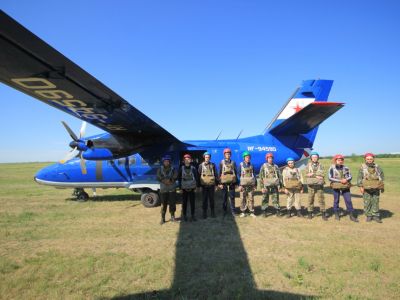 Саратовские парни осваивают небо