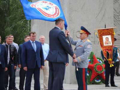 Новосибирск принял эстафету международного пробега ДОСААФ «С востока на запад России»