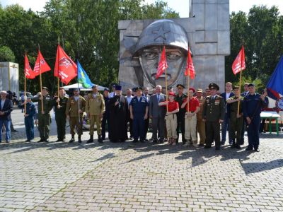 Челябинск встретил пробег ДОСААФ «С востока на запад России» в «Саду Победы»