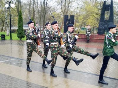 Курсанты «Защитника» открыли весенний этап патриотической акции «Пост № 1»